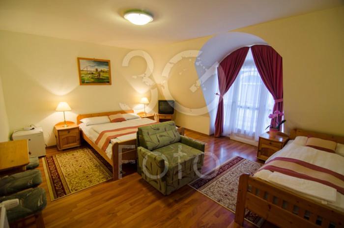 Gosztola Gyoengye-Az Erdo Szallodaja Exteriér fotografie